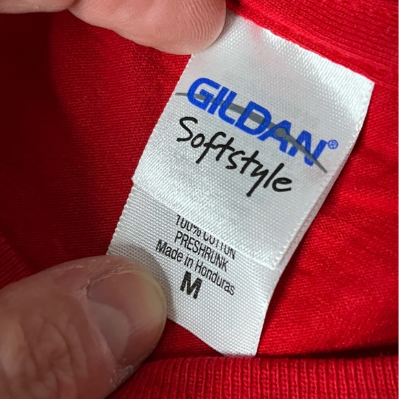 Taylor Swift RED TOUR Shirt Official Medium NWOT Eras - Picture 2 of 5